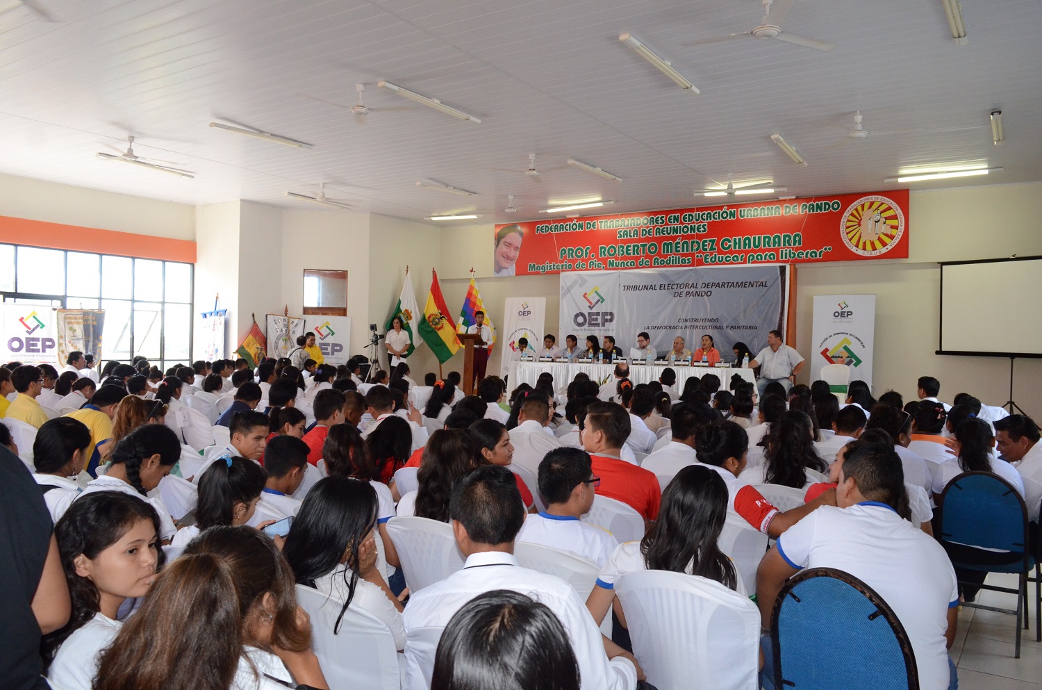 gobiernosestudiantilespando_230418_4