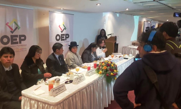 reunion_periodistas_250119_1