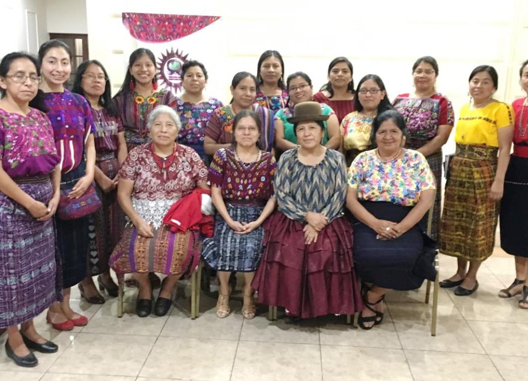 Taller del segundo día con mujeres de la asociación MOLOJ