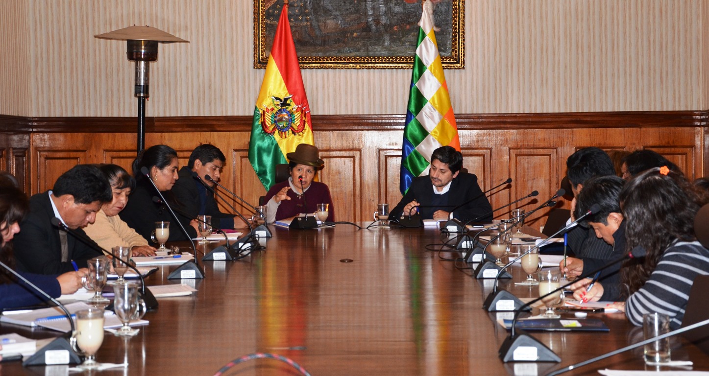 reunion_tse-cancilleria_300419_2