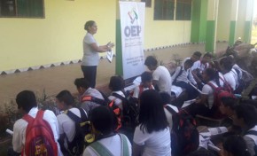 Capacitan en democracia intercultural y paritaria a estudiantes del área rural de Pando
