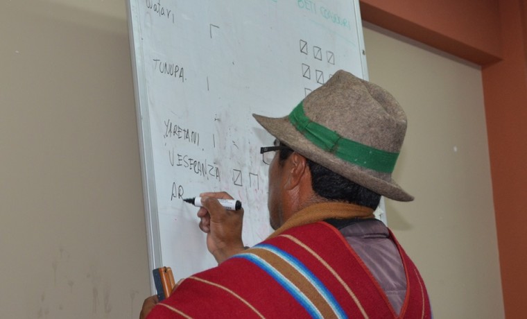 9. registro de los votos en el pizarron_300819