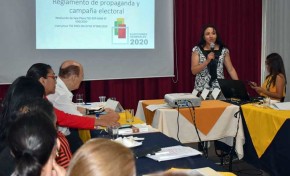El TED Santa Cruz socializa el Reglamento de campaña y propaganda electoral con los medios de comunicación