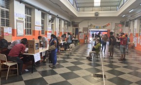 Votaron 88.324 compatriotas en 16 provincias de Argentina