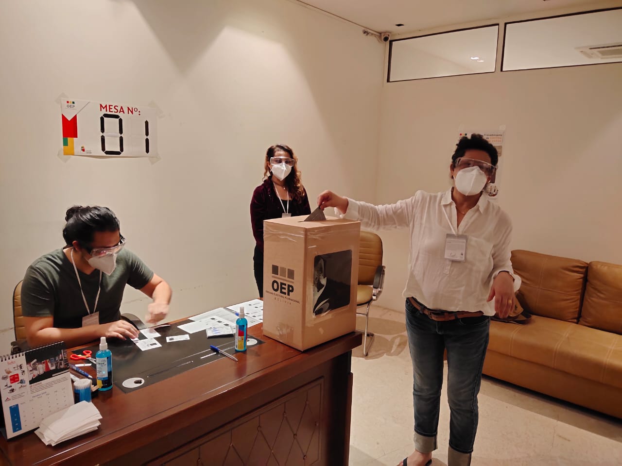 En la mesa de Nueva Delhi están habilitadas para votar ocho personas.