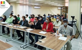 El TED Santa Cruz socializa los reglamentos de la Elección 2021 en un taller con delegados de organizaciones políticas