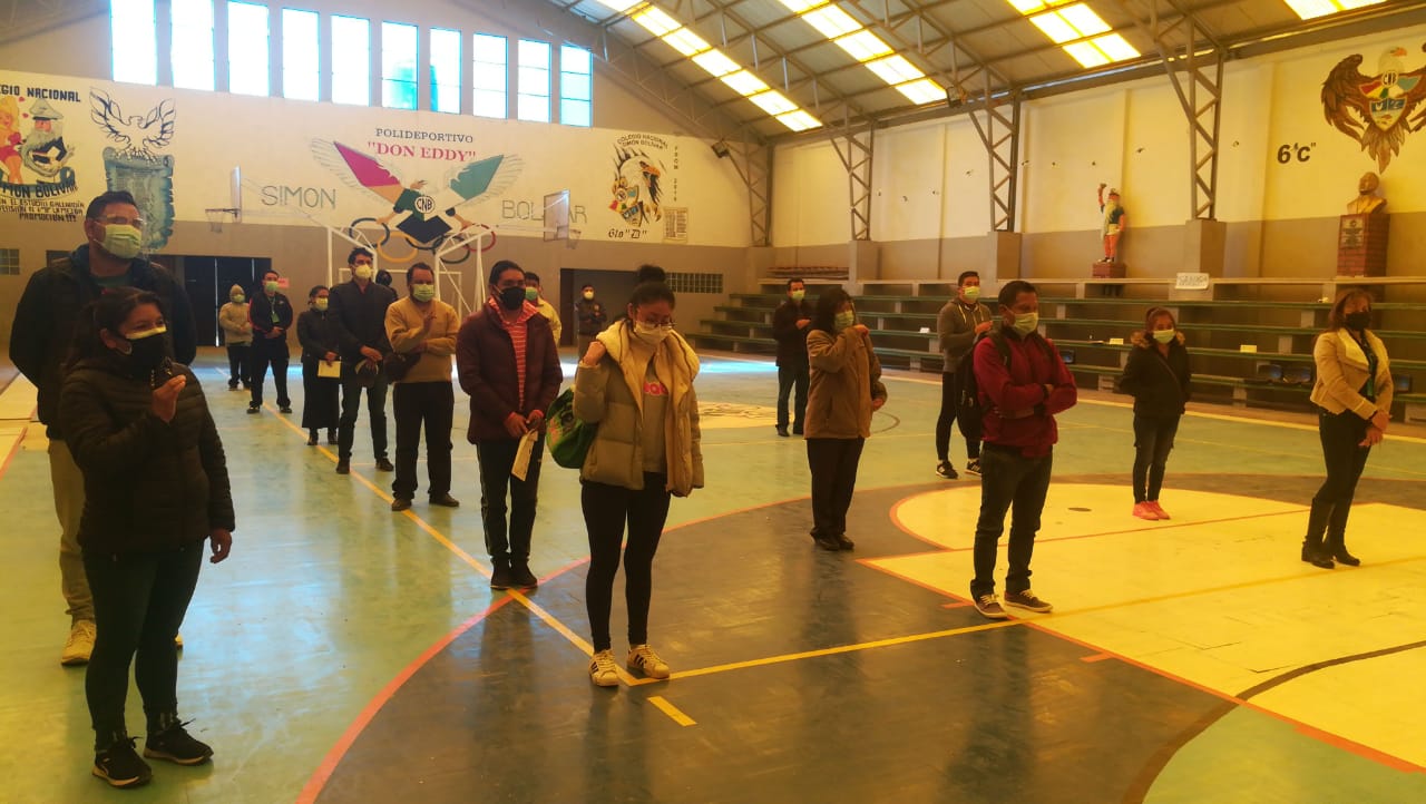 Se conforman Juntas directivas de jurados electorales y la juez Ana Adela Quispe toma juramento.