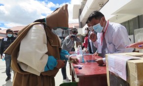 El TED Oruro muestra en un simulacro el procedimiento de votación y las medidas bioseguridad para la Elección del 7 de marzo