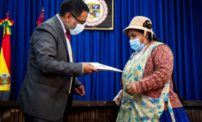 Oruro: 233 autoridades departamentales y municipales titulares reciben credenciales