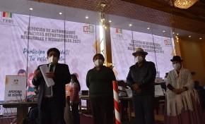 El TED La Paz explica el procedimiento de cómputo de actas en un simulacro efectuado en el Centro de Cómputo Departamental