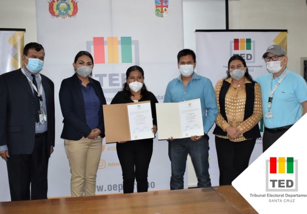 El TED Santa Cruz entrega credenciales a concejales indígenas de El Puente