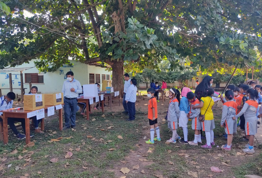 Estudiantes de todos los ciclos votaron en escuelas de Palos Blancos, La Paz