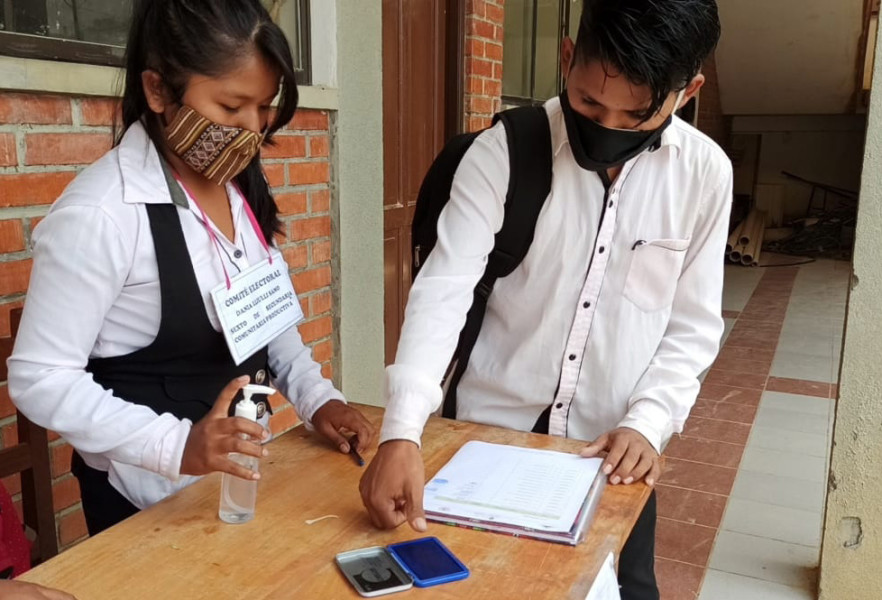 Estudiantes eligen a sus representantes en el municipio de Coripata, La Paz