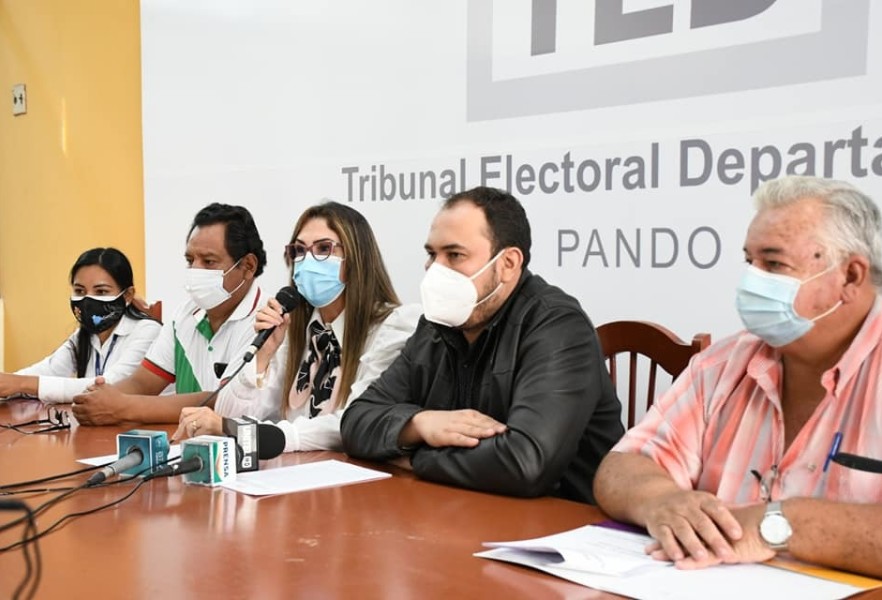 CONFERENCIA DE PRENSA TED PANDO