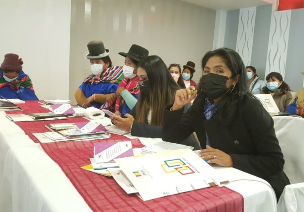 El OEP trabaja con asambleístas orureñas en tres ejes contra la violencia y acoso político