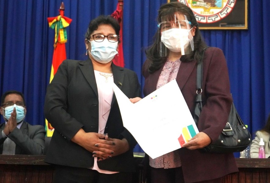 e6f6cb12-e888-46a8-910b-8c6b782fa958