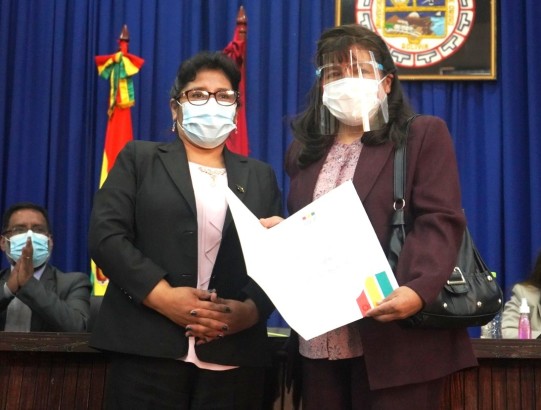 e6f6cb12-e888-46a8-910b-8c6b782fa958