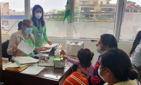 Santa Cruz: niños, niñas y mujeres de escasos recursos se benefician con inscripciones y certificados de nacimiento gratuitos