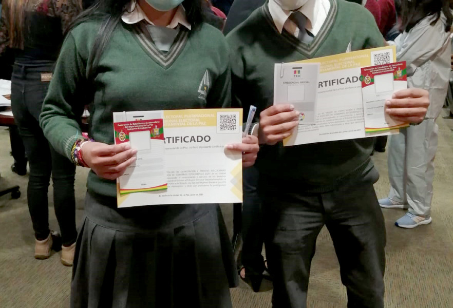 ESTUDIANTES LA PAZ 3