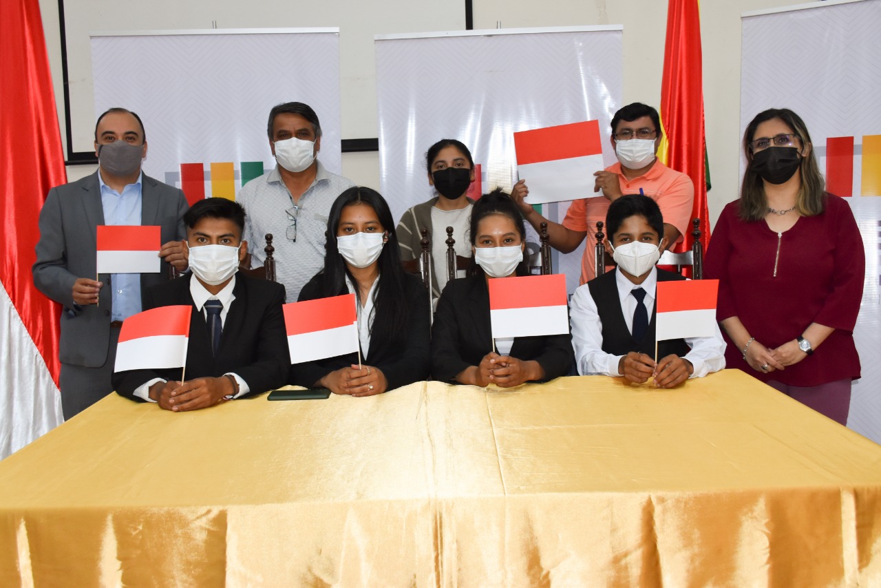 FINALISTAS TARIJA PORTADA