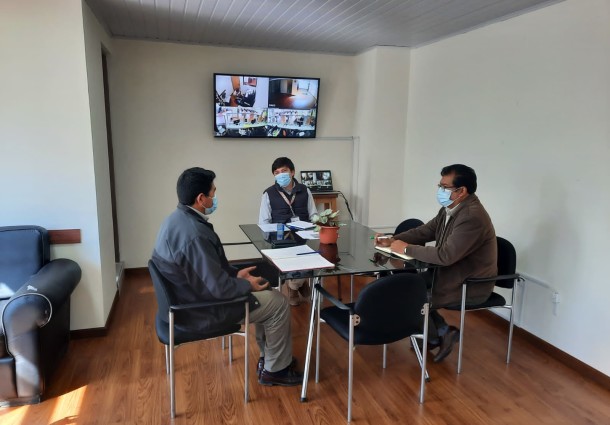 Estudiantes universitarios se beneficiarán con pasantías en el Serecí gracias a un convenio entre el OEP y la USFX