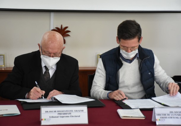 TSE y la FES Bolivia firman un convenio para impulsar investigación y análisis en materia democrática