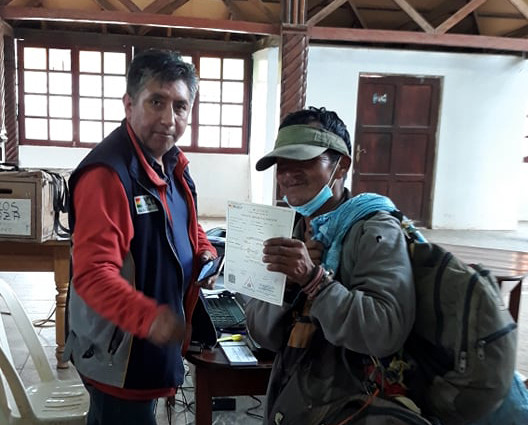 El Serecí no sólo otorga documentos también genera alegría como sucedió con el Ch´utillo