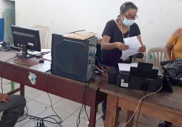 Pobladores de Yapacaní y de localidades aledañas se benefician con una campaña de inscripción y saneamiento por encargo del OEP