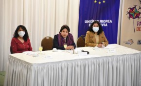 El OEP destaca la participación de la mujer en política en la presentación de la campaña “Cuelga los cachos de macho. Paridad sin peros”