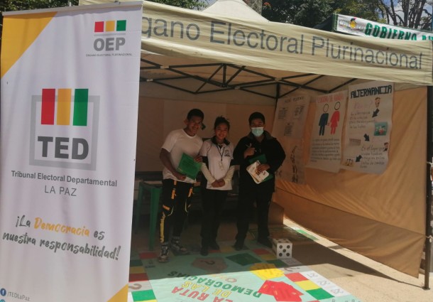 El TED La Paz participó en la Feria de la Democracia Intercultural 2021 en el municipio turístico de Coroico
