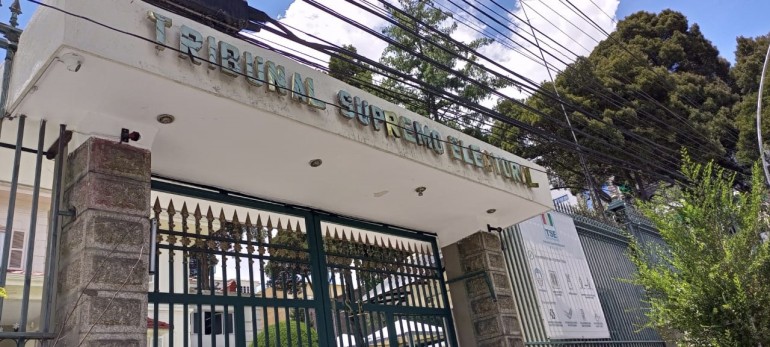 NOMBRE DEL TSE EN EL FRONTIS