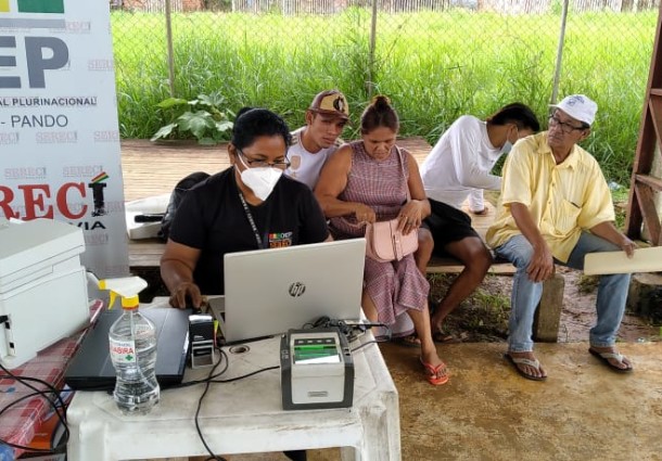 TSE moviliza brigada del Serecí de Pando para llevar una campaña de saneamiento y certificación a la comunidad Sujal