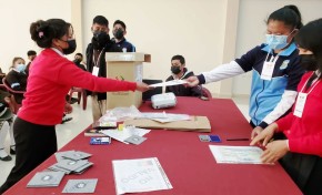 Con apoyo del TED Oruro 40 unidades educativas eligen a Gobiernos Estudiantiles
