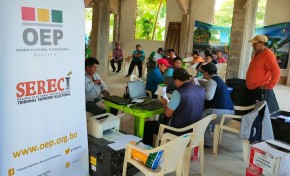 Durante cinco días, el Serecí La Paz lleva al municipio de Alto Beni una campaña de servicios registrales y celebra matrimonio colectivo