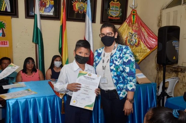 Pdta del TSE con alcalde pandino