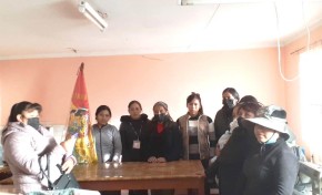 Serecí Potosí se reúne con el  centro de madres de la zona San Juan para socializar los servicios registrales