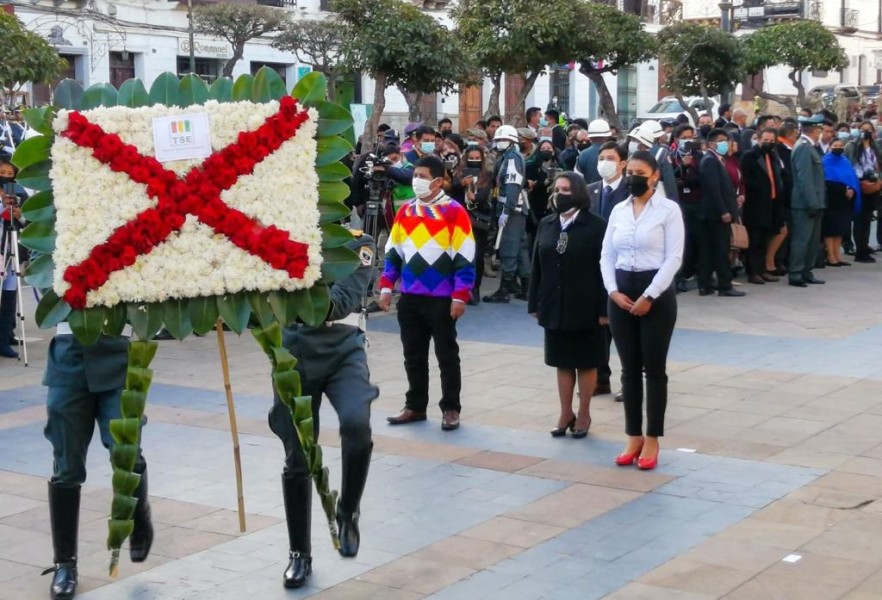 SUCRE vocales del TSE rinden homenaje