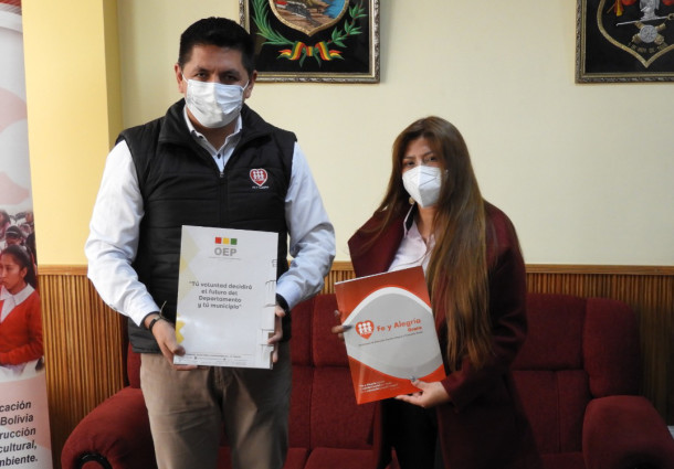 Fe y Alegría y TED Oruro firman convenio para promover la democracia intercultural