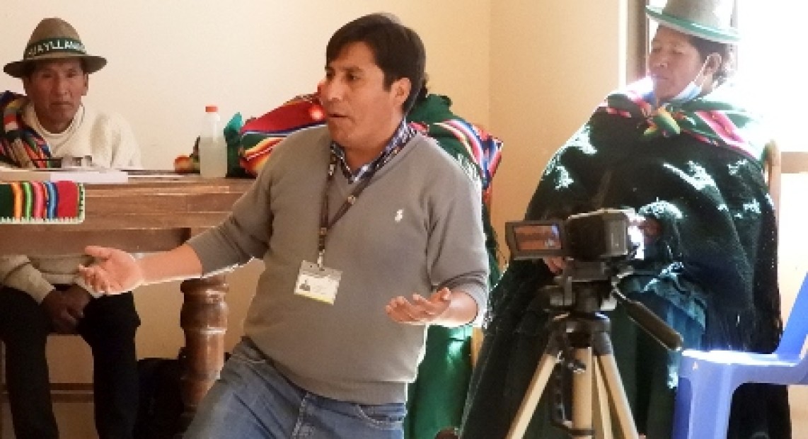 01_SantiagoHuayllamarca