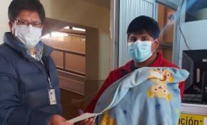 Recién nacidos de seis hospitales reciben certificados de nacimiento gratuitos del Serecí