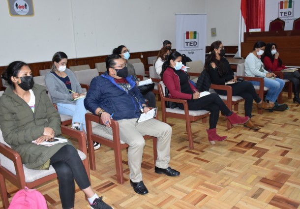 Elecciones Cosett 2022: el TED Tarija capacita a notarias y notarios electorales