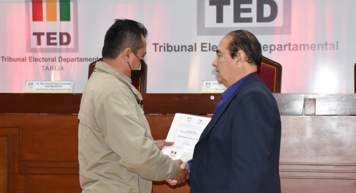 CREDENCIALES_COSETT_09