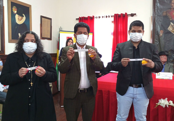 Autoridades del TSE y TED Santa Cruz posesionan a tres Oficiales de Registro Civil e inauguran oficinas en Vallegrande