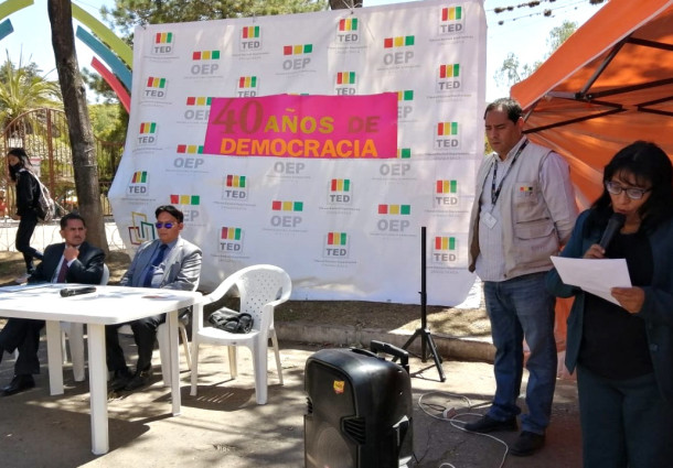 TED Chuquisaca celebra los 40 años de la recuperación de la democracia en Bolivia