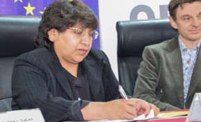 TSE convoca a jóvenes de 18 a 24 años a participar del concurso para el pintado de murales por los 40 años de democracia en Bolivia