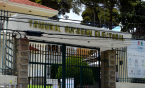 El TSE modifica reglamento de uniones libres para que parejas del mismo sexo legalicen su unión