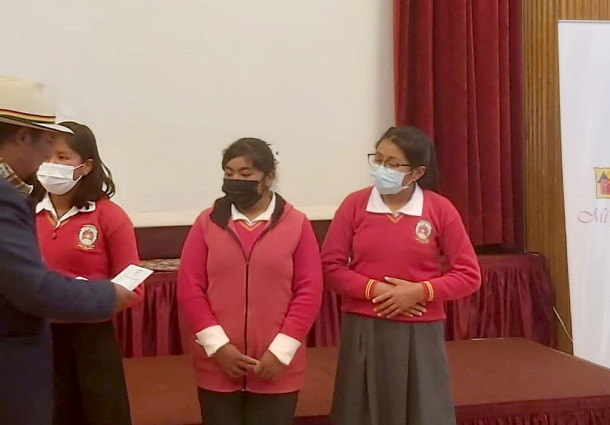 El TED La Paz acredita a 20 gobiernos estudiantiles de los municipios paceños