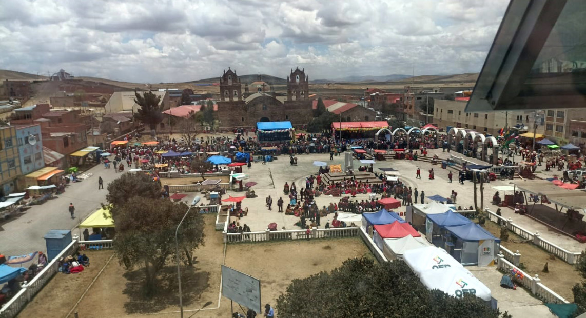 LPZ_LAJA_FERIADELAS DEMOCRACIAS_01