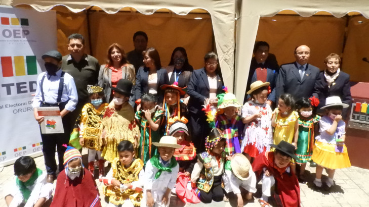 ORURO_FERIA_DEMOCRACIAS_01