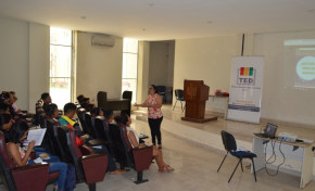 TED BENI REALIZA EL CONVERSATORIO SOBRE LA DEMOCRACIA INTERCULTURAL Y PARITARIA CON LA UAB